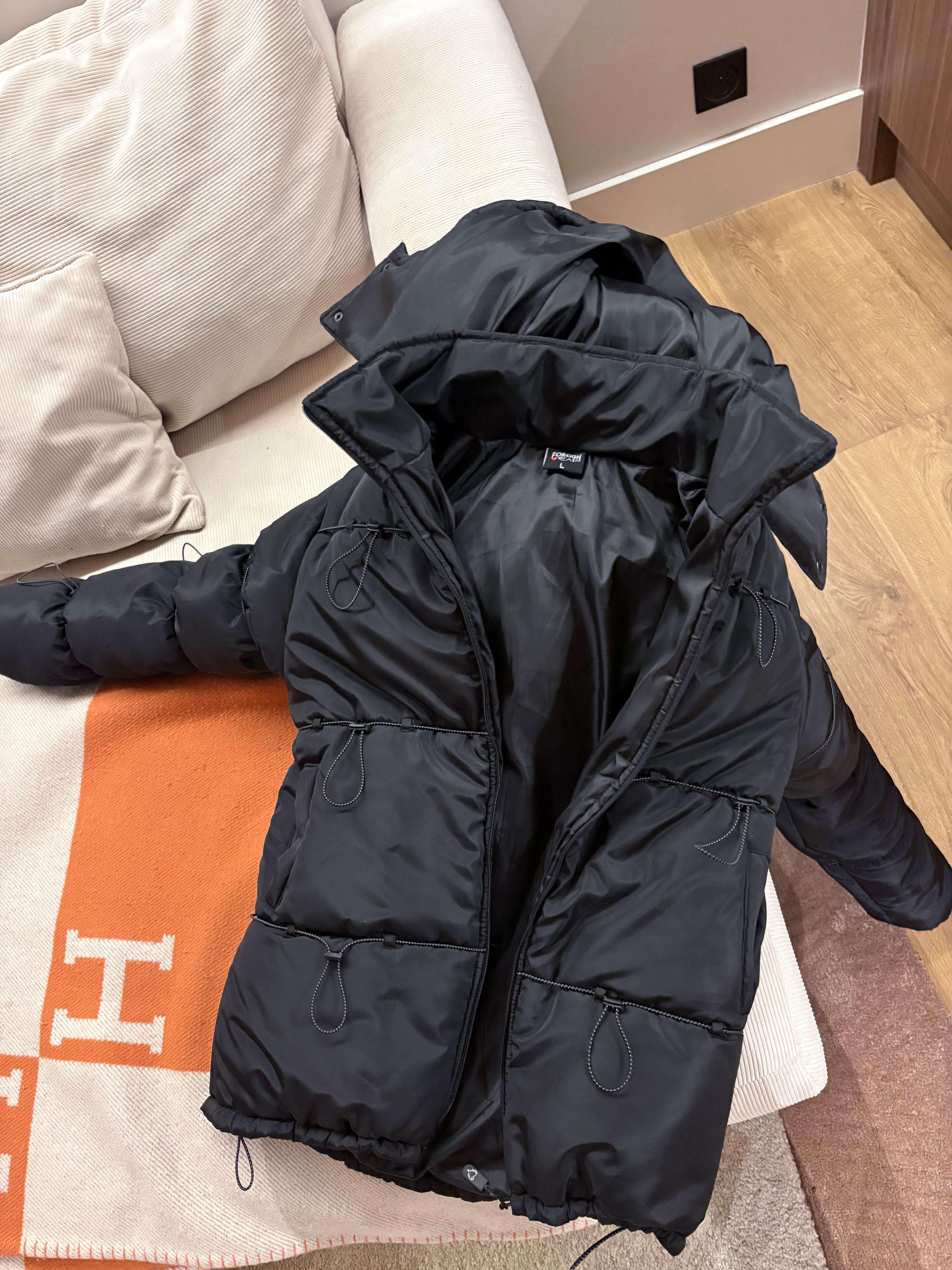 $TRING$ ATTATCHED PUFFER COAT