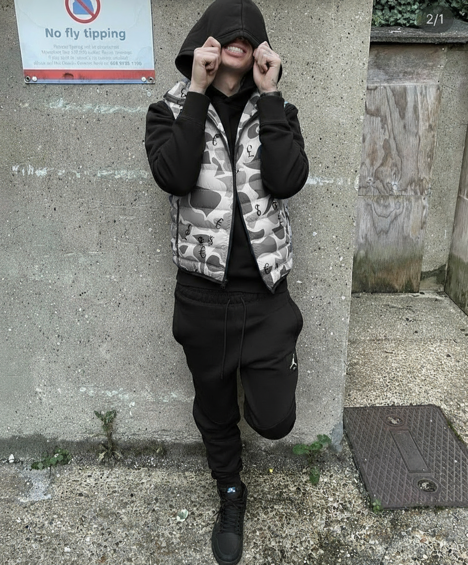 BLACK ADDICTED TO MONEY TEE